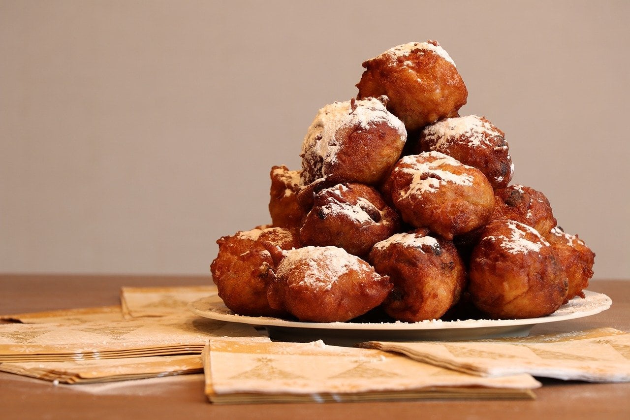 Overheerlijke oliebollen bij dorpskerk Opperdoes