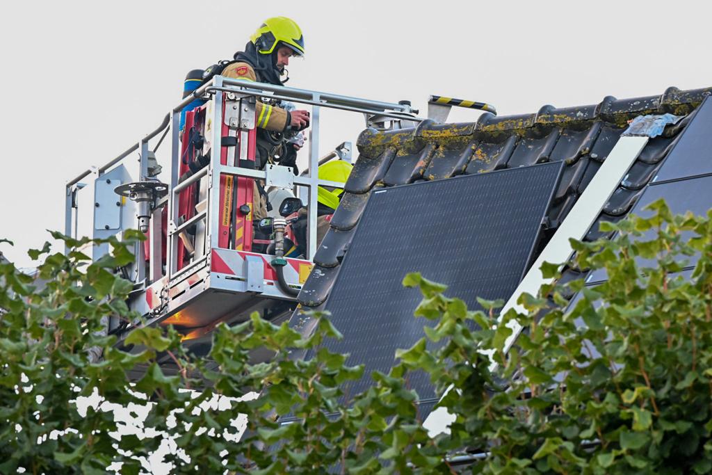 Brand in schoorsteen in Berkhout