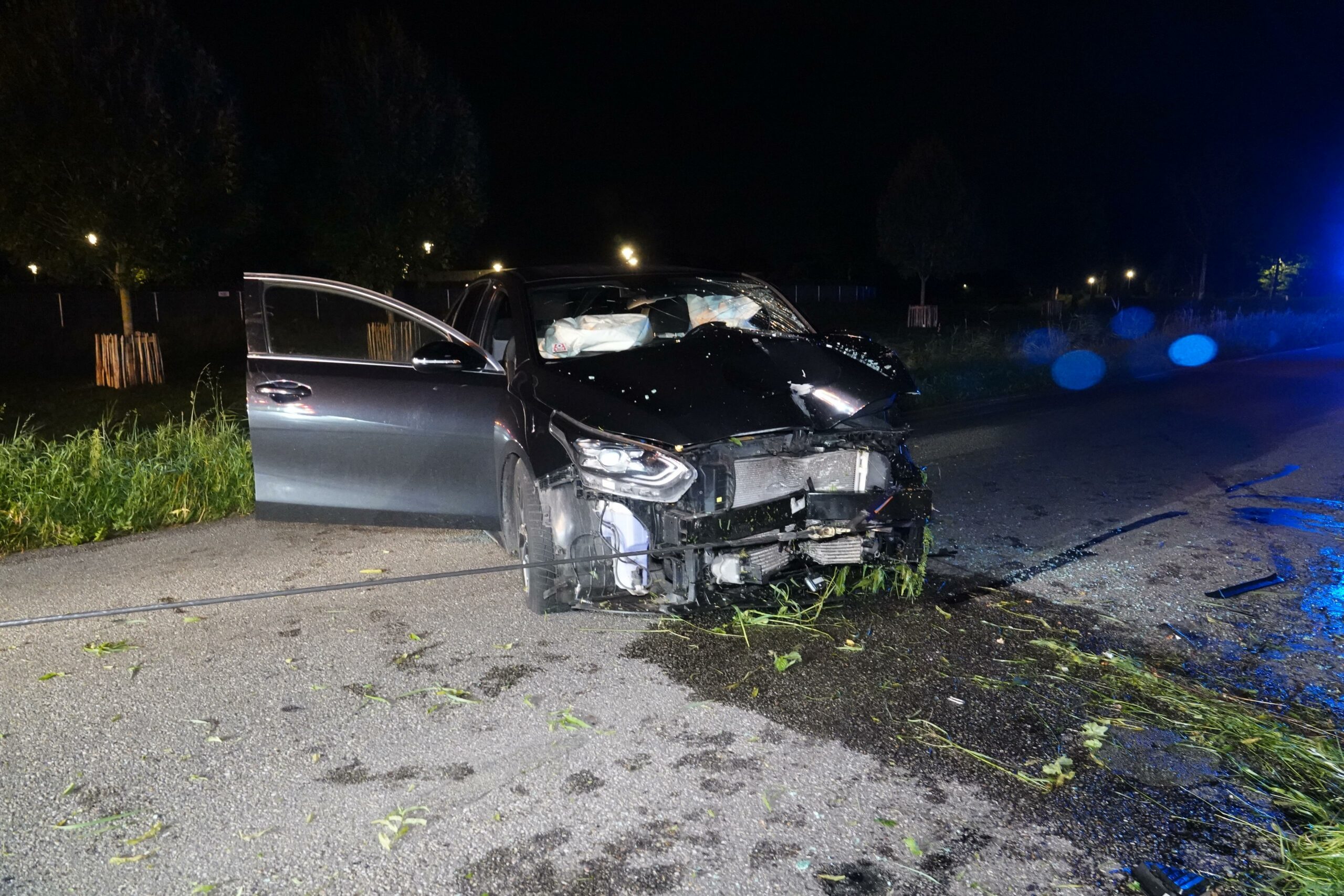 Automobilist krijgt eenzijdig ongeluk in Oosterblokker
