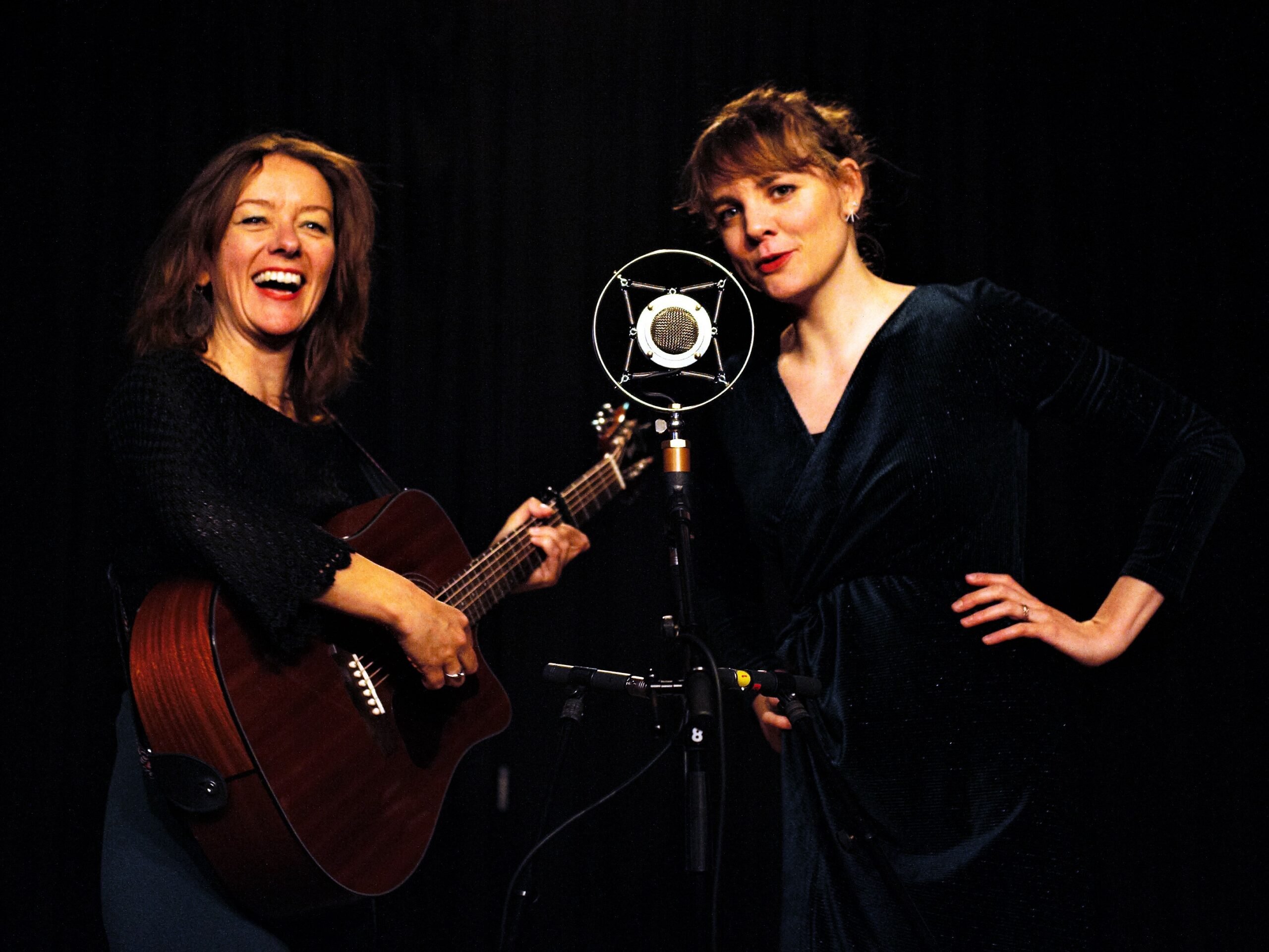 Wintersongs met The Lasses in het Groene Kerkje