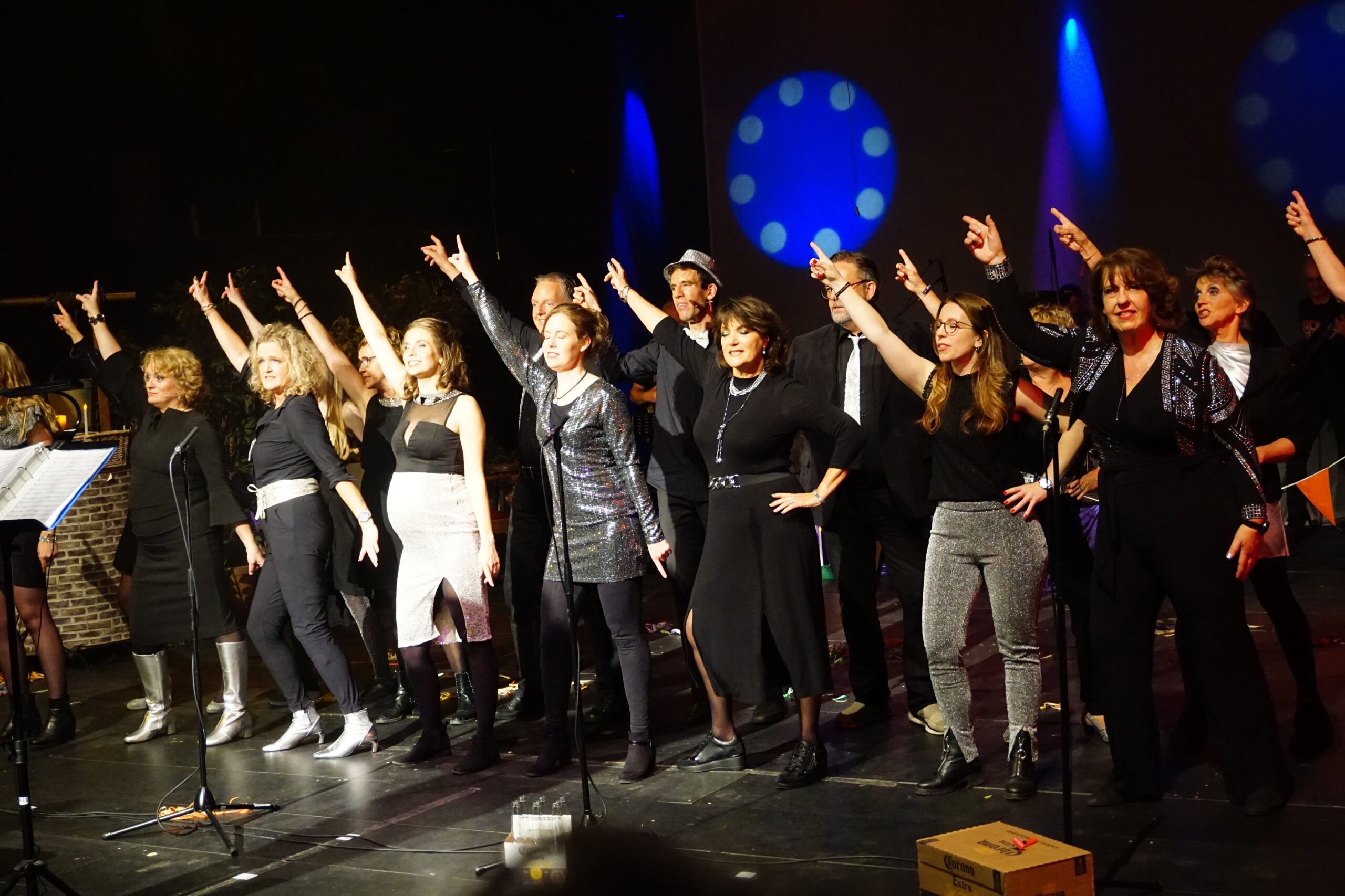 Heartbreak Hotel: Muzikale achtbaan vol liefde in Spierdijk