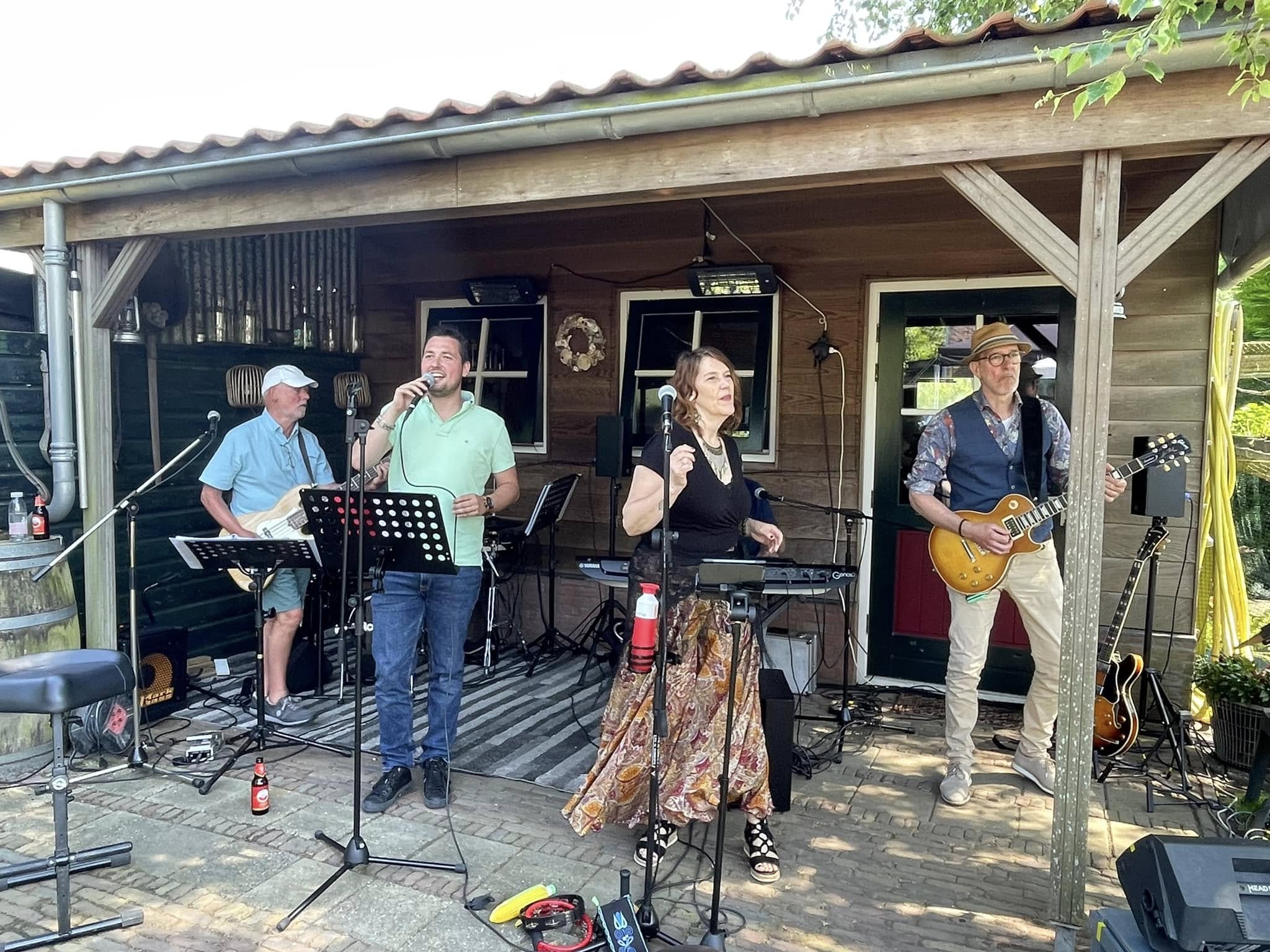 Muzikale Wandeling in Zwaagdijk-Oost op Eerste Pinksterdag