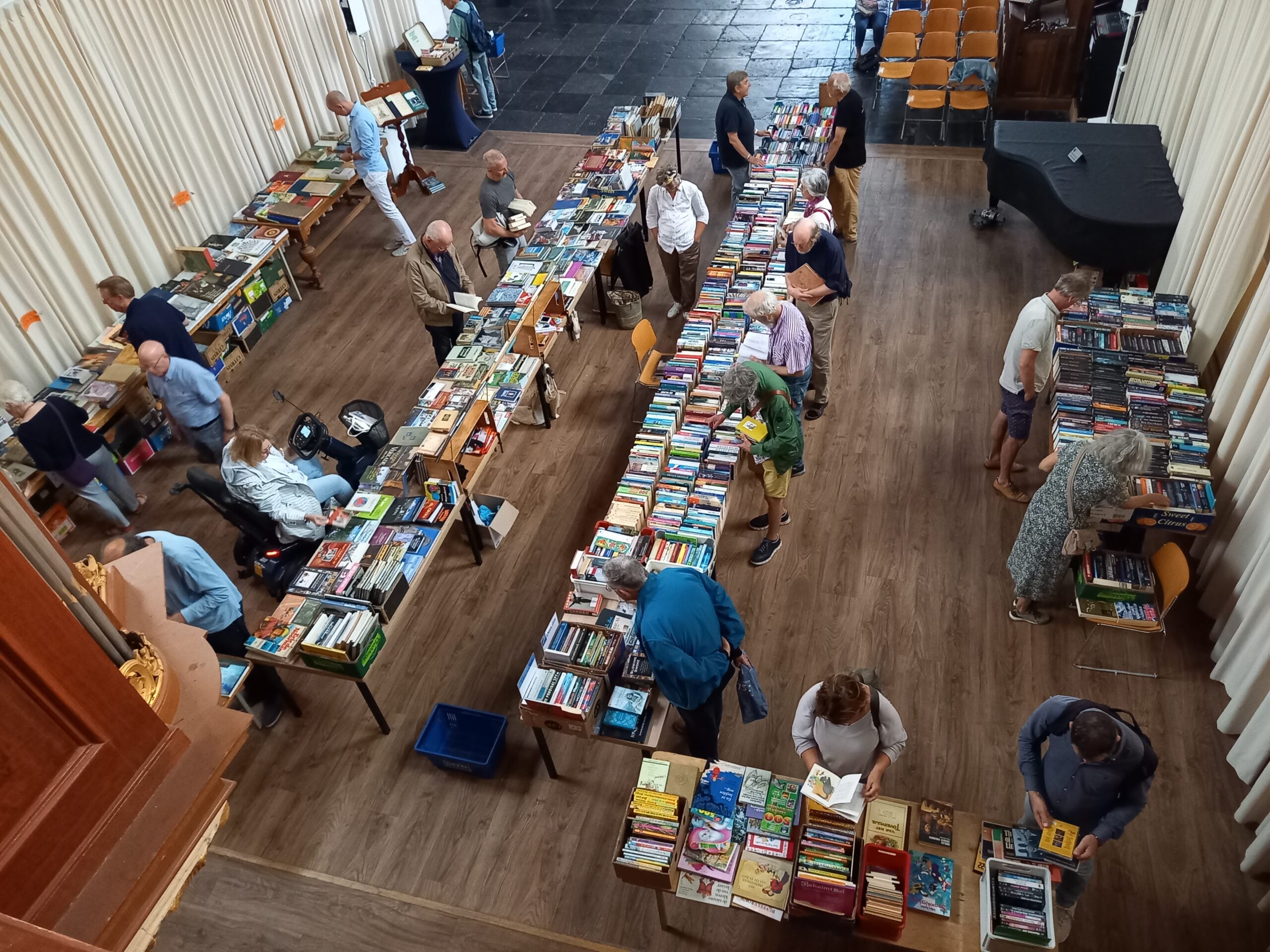 Oosterkerk pakt uit met twee extra grote boekenmarkten