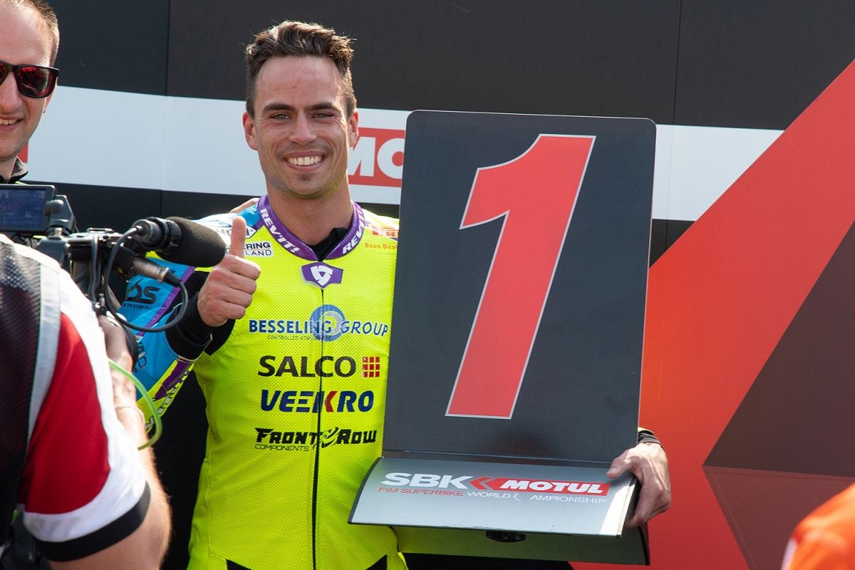 Rob Hartog wint op Assen (Foto: Medemblik Actueel/Erik de Ruijter Fotografie )