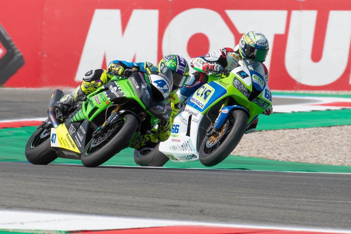 Rob Hartog wint op Assen (Foto: Medemblik Actueel/Erik de Ruijter Fotografie )