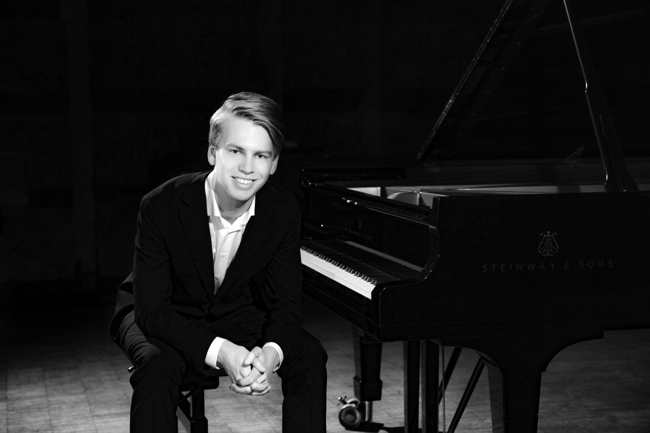 Ramon van Engelenhoven in Theaterkerk Hemels Twisk