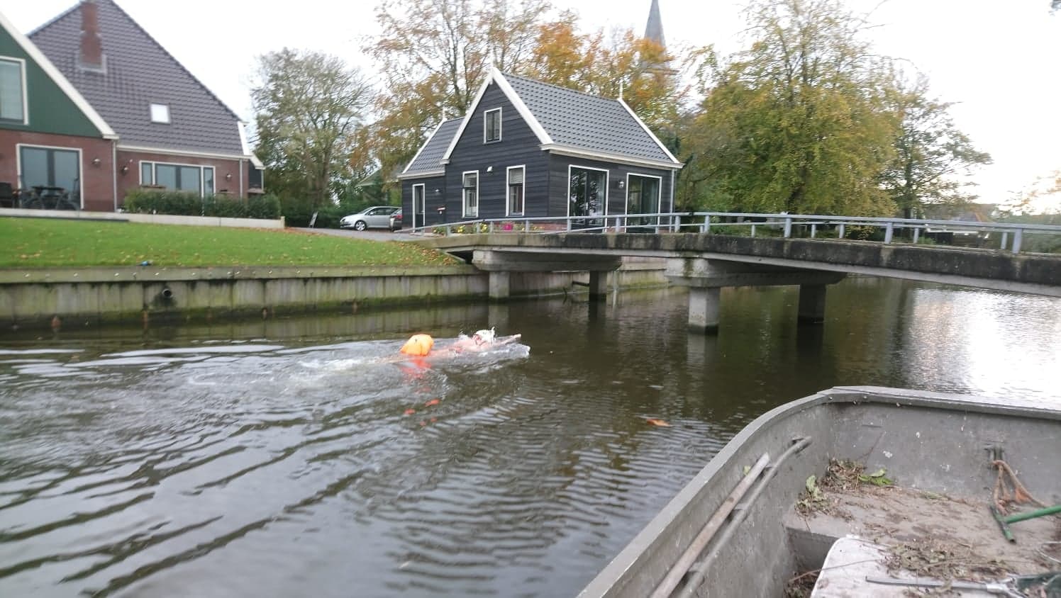Gerda Holla (46) zwemt als derde Nederlander de ‘ijsmijl’