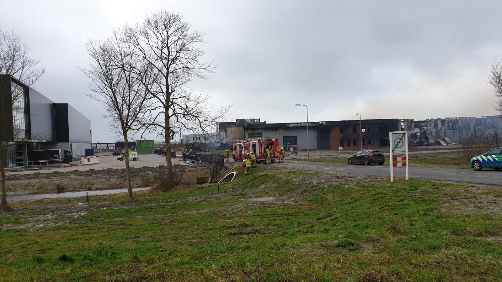 Brand Moso weer opgelaaid, kantoorpand wel behouden