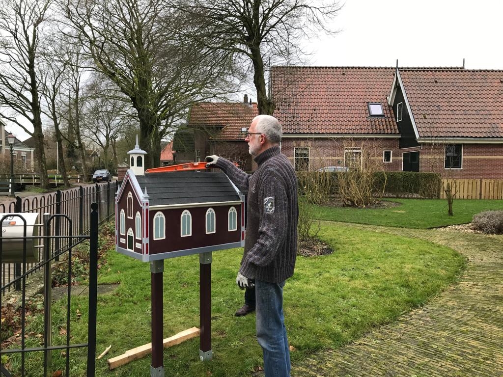 De stichtelijke brievenbus van de Doopsgezinde kerk in Twisk