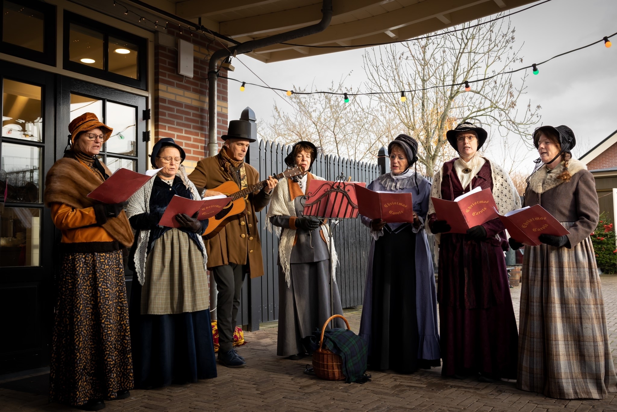 Toneel en koren bij Wognumse kerstmarkt Medemblik Actueel